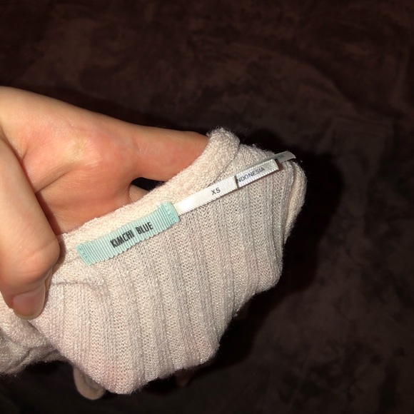 Urban Outfitters “Vintage” Front tie knot cutout knit crop top - Picture 4 of 4